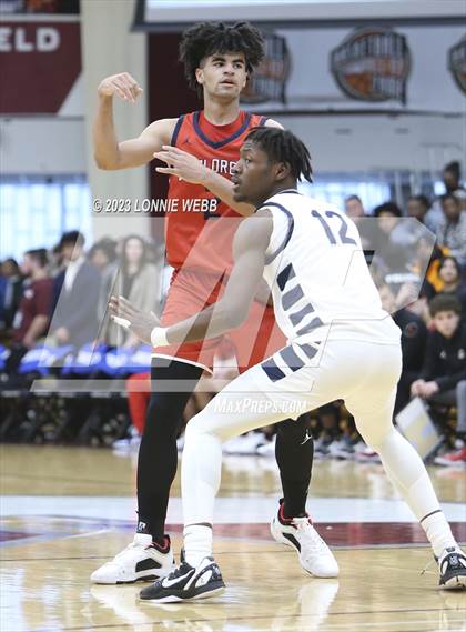 Thumbnail 1 in Christopher Columbus vs Sierra Canyon (Spalding Hoophall Classic) photogallery.