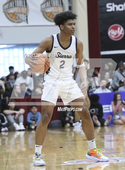 Thumbnail 3 in Christopher Columbus vs Sierra Canyon (Spalding Hoophall Classic) photogallery.
