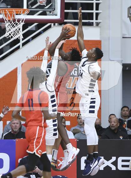 Thumbnail 1 in Christopher Columbus vs Sierra Canyon (Spalding Hoophall Classic) photogallery.