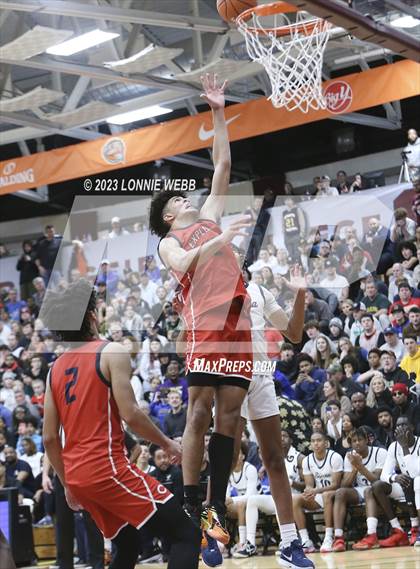 Thumbnail 2 in Christopher Columbus vs Sierra Canyon (Spalding Hoophall Classic) photogallery.