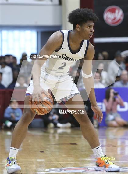 Thumbnail 2 in Christopher Columbus vs Sierra Canyon (Spalding Hoophall Classic) photogallery.