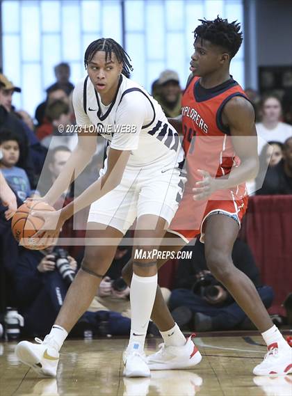 Thumbnail 3 in Christopher Columbus vs Sierra Canyon (Spalding Hoophall Classic) photogallery.