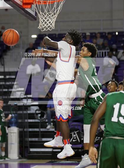 Thumbnail 1 in Tampa Catholic vs. East St. Louis (City of Palms Classic) photogallery.