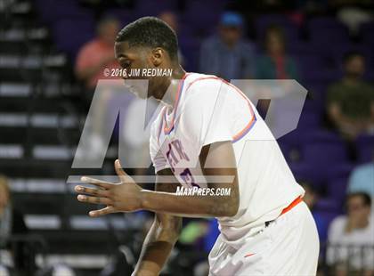 Thumbnail 2 in Tampa Catholic vs. East St. Louis (City of Palms Classic) photogallery.