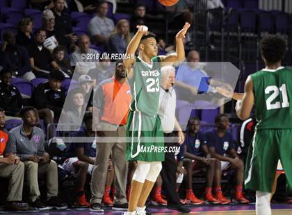 Thumbnail 3 in Tampa Catholic vs. East St. Louis (City of Palms Classic) photogallery.