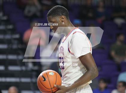 Thumbnail 3 in Tampa Catholic vs. East St. Louis (City of Palms Classic) photogallery.
