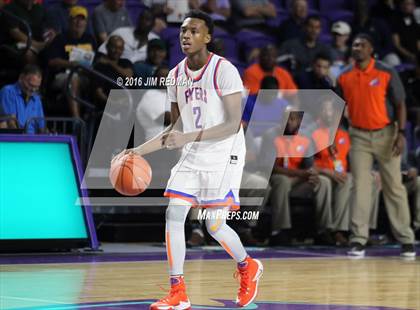 Thumbnail 2 in Tampa Catholic vs. East St. Louis (City of Palms Classic) photogallery.
