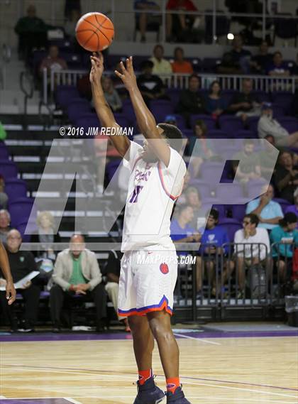 Thumbnail 2 in Tampa Catholic vs. East St. Louis (City of Palms Classic) photogallery.