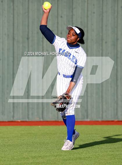 Thumbnail 2 in Guyer @ Allen photogallery.