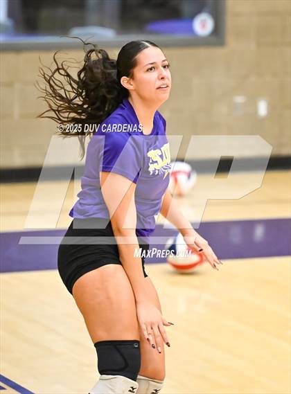 Thumbnail 2 in Kelseyville @ Escalon (CIF Division V Round II) photogallery.