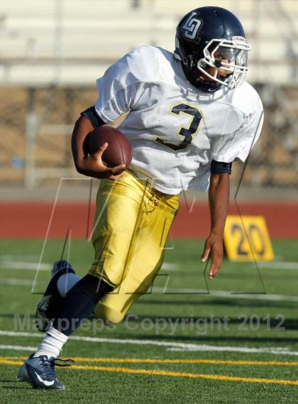 Thumbnail 1 in Los Osos @ Charter Oak photogallery.