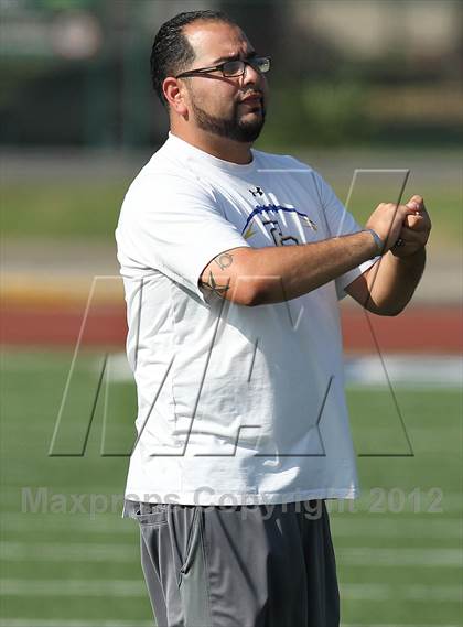 Thumbnail 2 in Los Osos @ Charter Oak photogallery.