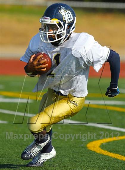 Thumbnail 3 in Los Osos @ Charter Oak photogallery.