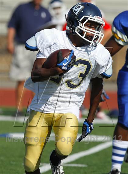 Thumbnail 3 in Los Osos @ Charter Oak photogallery.