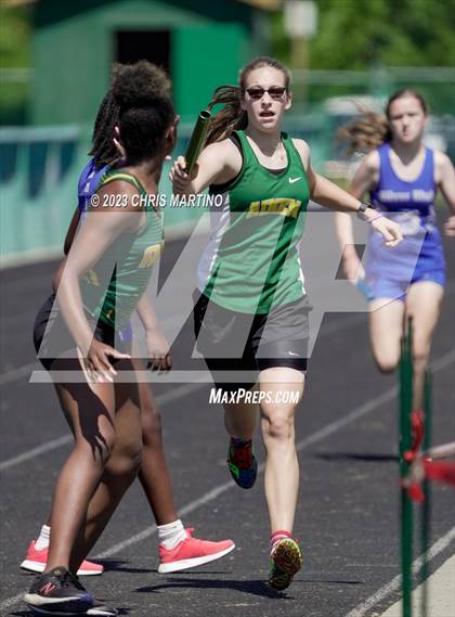 Thumbnail 3 in Border Brawl Relays photogallery.