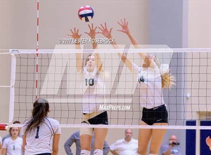 Thumbnail 3 in Clark vs. Reagan photogallery.