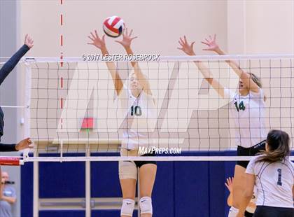 Thumbnail 1 in Clark vs. Reagan photogallery.