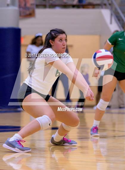 Thumbnail 2 in Clark vs. Reagan photogallery.