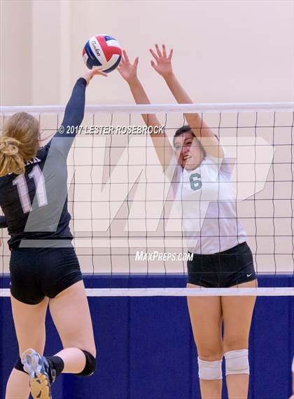 Thumbnail 2 in Clark vs. Reagan photogallery.