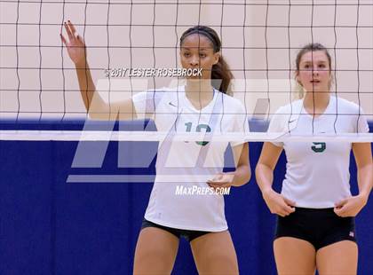 Thumbnail 2 in Clark vs. Reagan photogallery.