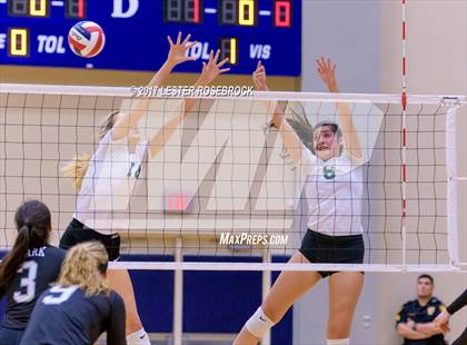 Thumbnail 3 in Clark vs. Reagan photogallery.