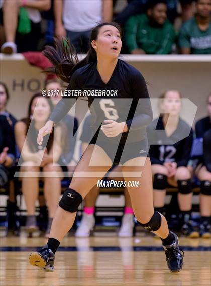 Thumbnail 2 in Clark vs. Reagan photogallery.