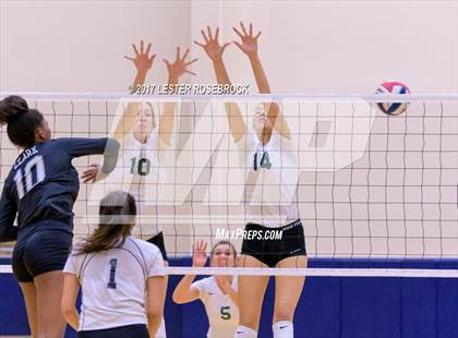 Thumbnail 2 in Clark vs. Reagan photogallery.