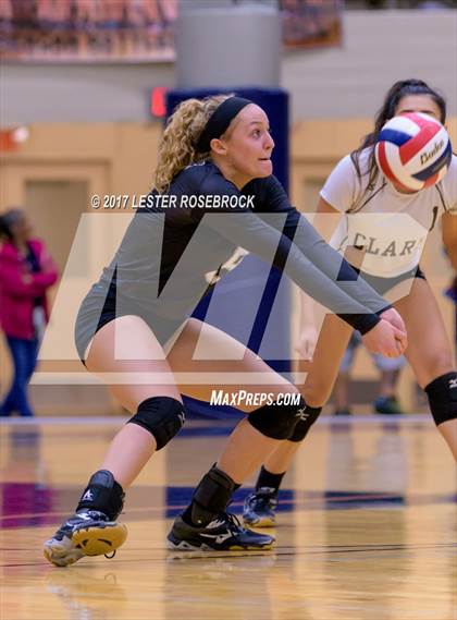 Thumbnail 3 in Clark vs. Reagan photogallery.