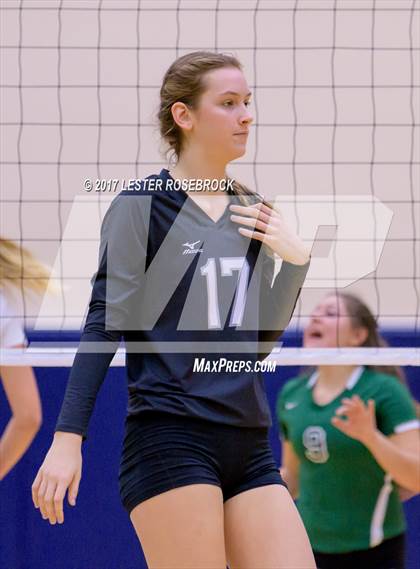 Thumbnail 3 in Clark vs. Reagan photogallery.