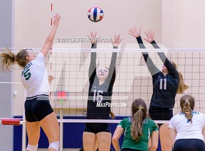 Thumbnail 2 in Clark vs. Reagan photogallery.
