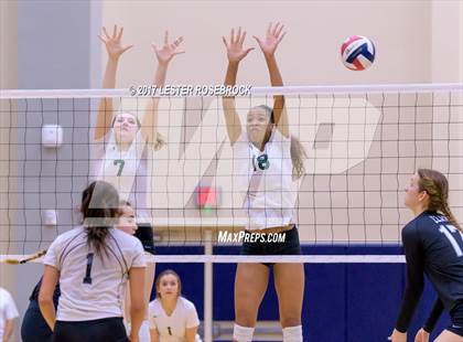 Thumbnail 1 in Clark vs. Reagan photogallery.