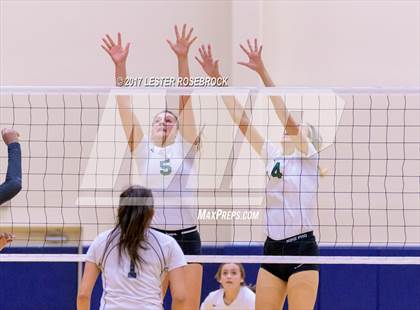 Thumbnail 1 in Clark vs. Reagan photogallery.