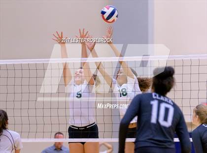 Thumbnail 3 in Clark vs. Reagan photogallery.