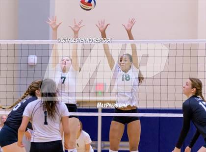 Thumbnail 3 in Clark vs. Reagan photogallery.