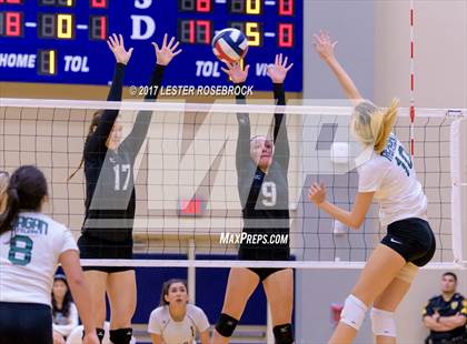 Thumbnail 3 in Clark vs. Reagan photogallery.