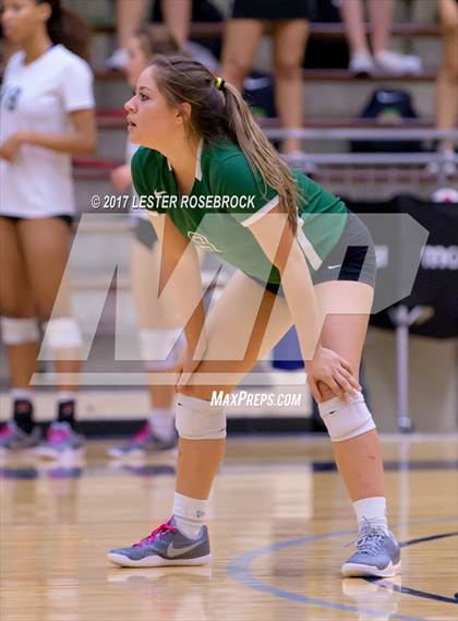 Thumbnail 2 in Clark vs. Reagan photogallery.