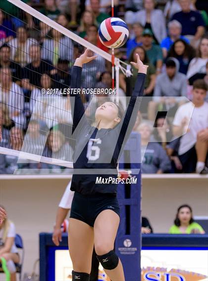 Thumbnail 2 in Clark vs. Reagan photogallery.