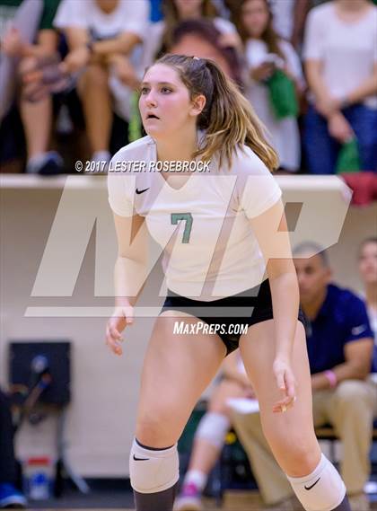 Thumbnail 2 in Clark vs. Reagan photogallery.