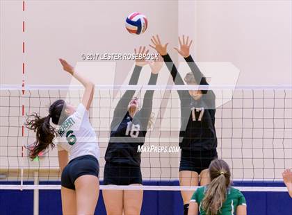 Thumbnail 1 in Clark vs. Reagan photogallery.