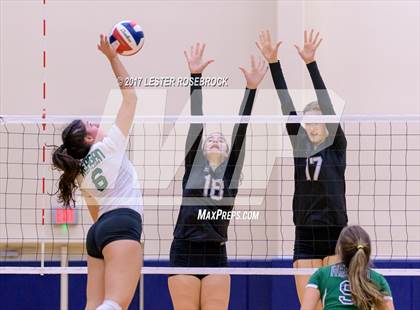 Thumbnail 3 in Clark vs. Reagan photogallery.