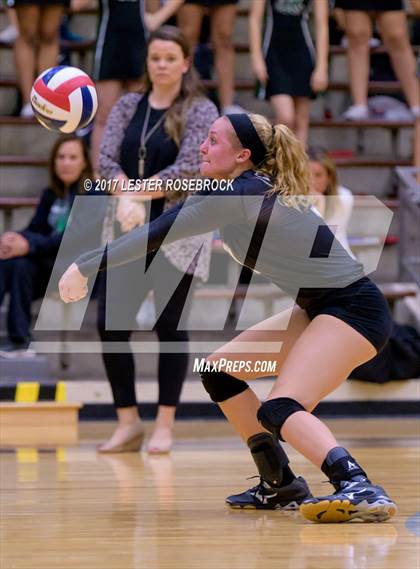 Thumbnail 1 in Clark vs. Reagan photogallery.