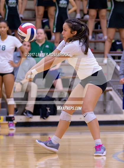 Thumbnail 2 in Clark vs. Reagan photogallery.