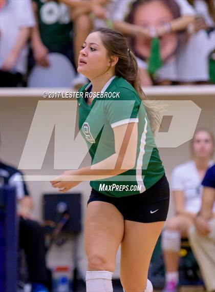 Thumbnail 3 in Clark vs. Reagan photogallery.