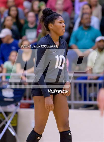 Thumbnail 3 in Clark vs. Reagan photogallery.