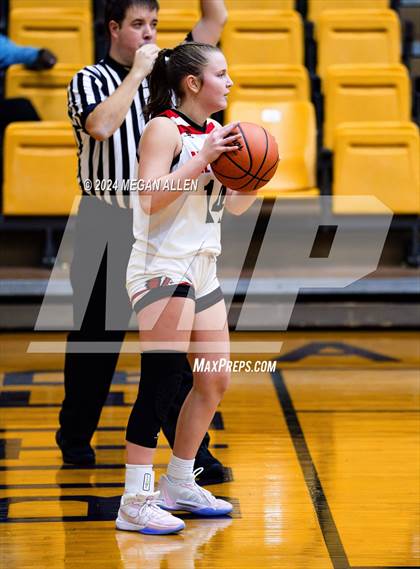 Thumbnail 3 in Wapakoneta vs. Newton Local photogallery.