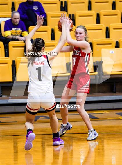 Thumbnail 3 in Wapakoneta vs. Newton Local photogallery.
