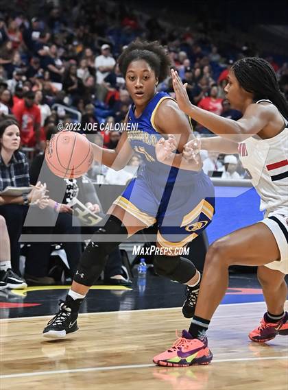 Thumbnail 2 in Brownsboro vs Hardin-Jefferson (UIL 4A State Final) photogallery.