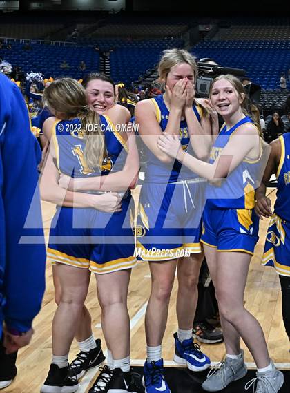 Thumbnail 1 in Brownsboro vs Hardin-Jefferson (UIL 4A State Final) photogallery.