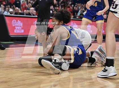 Thumbnail 2 in Brownsboro vs Hardin-Jefferson (UIL 4A State Final) photogallery.