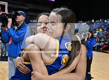 Thumbnail 3 in Brownsboro vs Hardin-Jefferson (UIL 4A State Final) photogallery.